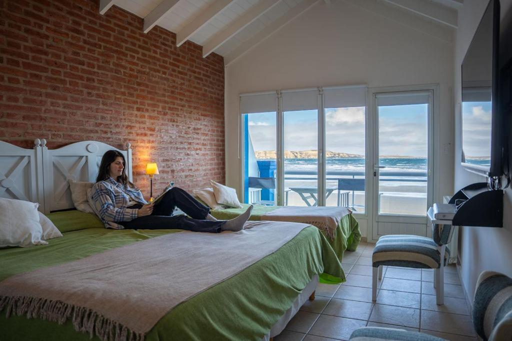 Rayentray Las Restingas Hotel De Mar Puerto Pirámides Esterno foto