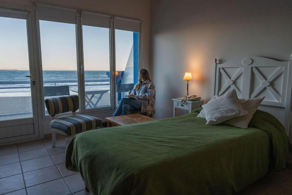 Rayentray Las Restingas Hotel De Mar Puerto Pirámides Esterno foto